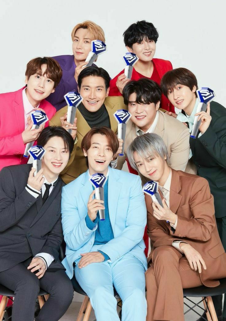 sjmelody99's tweet photo. Super Junior things that hit different (for me) 🥹

A thread 💙

#SUPERJUNIOR #LEETEUK #HEECHUL #YESUNG #SHINDONG #EUNHYUK #DONGHAE #SIWON #RYEOWOOK #KYUHYUN https://t.co/I2NVSohHyX