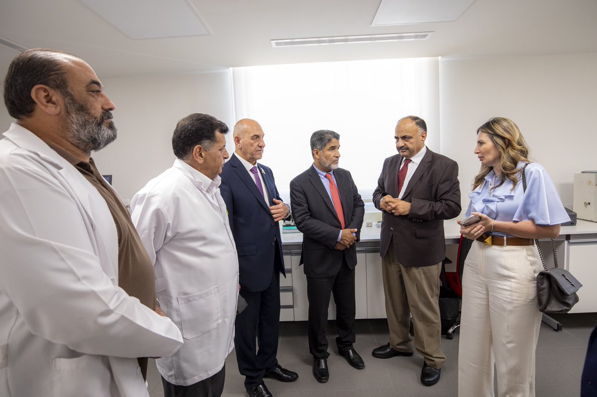 WHOJordan's tweet photo. Dr Al-Mandhari, Regional Director for @WHOEMRO, visited Princess Basma Comprehensive Center 🏥 to oversee the support provided by @WHO to the center to become a model for primary healthcare based on the family health approach. 👨‍👩‍👦

#WHO75 #HealthForAll #CelebratingHealth https://t.co/duUYTN33yE