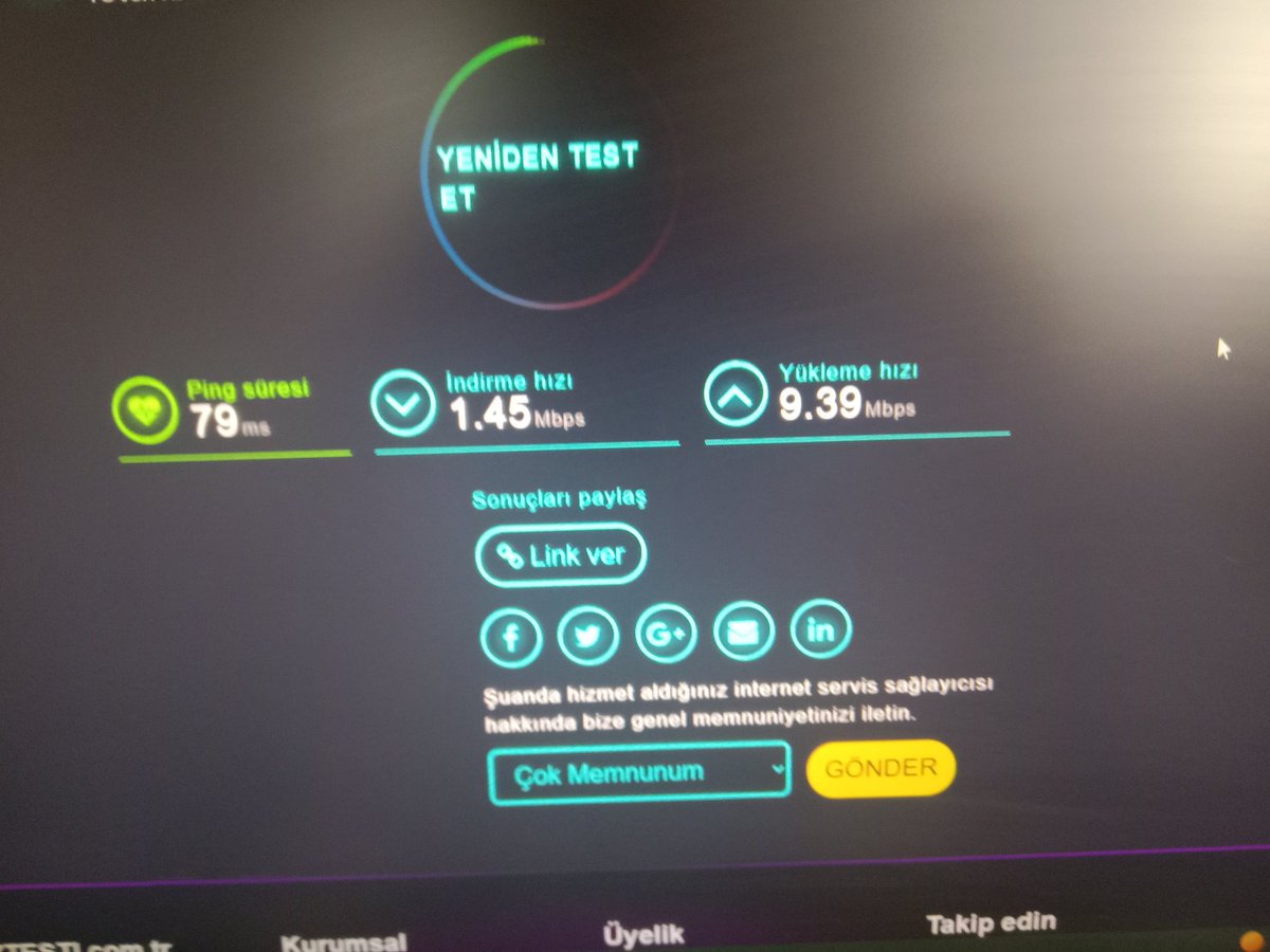 AYDINESER's tweet photo. @TurkcellHizmet @Fiberintenet  35 mb/sn internet kullanıyorum 1 haftadır çıkan download hızı resimde yolladım size hiç mi çözüm yok bazen de 0.45k ya düşüyor biliçlimi yapışan birşey acaba ? https://t.co/XUnqPWSaFL