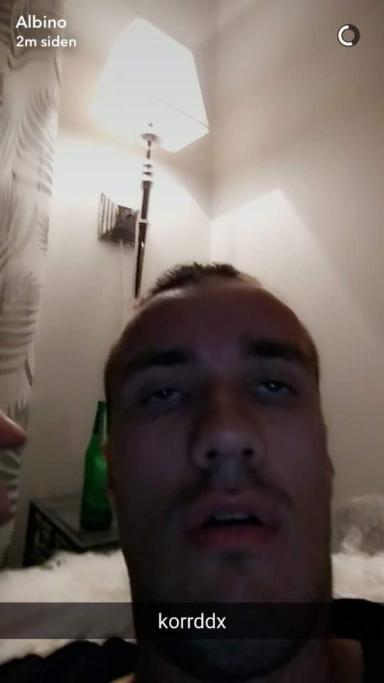 AlbinoVEVO's tweet photo. reality is often disappointing https://t.co/RKjtadvmYM