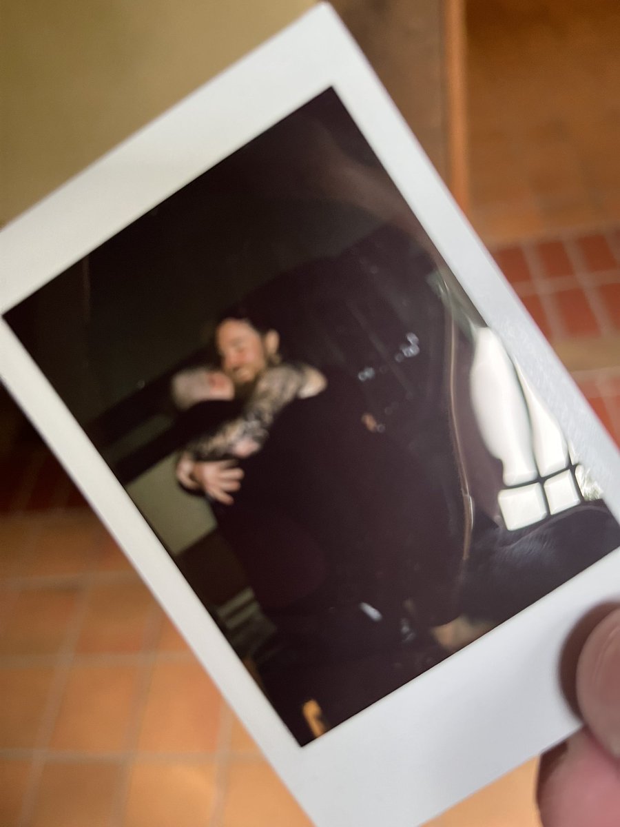 Hab nichts als liebe für diesen Menschen über wa. 🫶
Feinste bromance