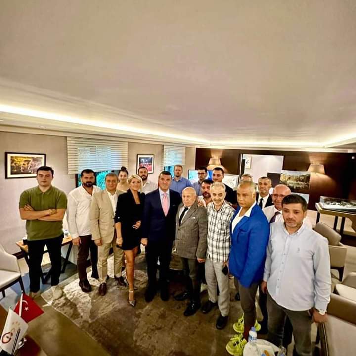 Oflu oğlu vatan hayini CHP le çanak tutan vatan hayini diyen sendin bakıyorum da yanından ayrilmiyorsun sahtekar adam dik ol dik kaypak olma <a href="/tdpistanbulil/">Türkiye Değişim Partisi İstanbul İl Başkanlığı</a>