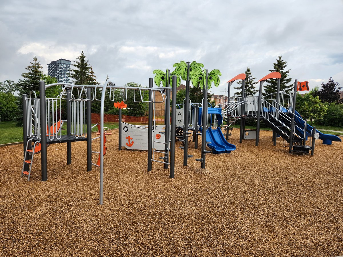 townofoakville's tweet photo. Looking for something to do with the kids?

Find a playground you haven't visited yet: https://t.co/QWoF0KtTQi https://t.co/UHyvNuLrDv