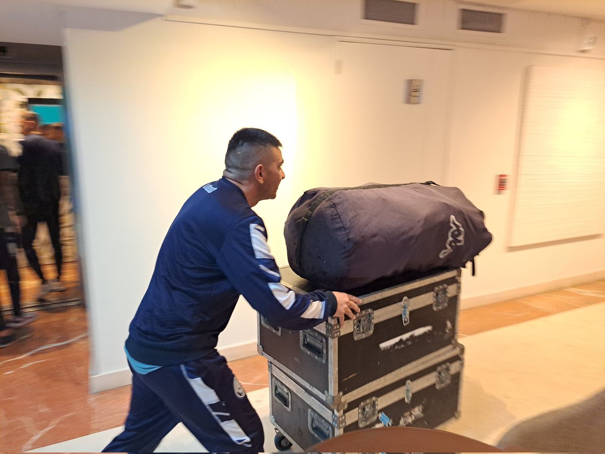 Rioschipi's tweet photo. Desde las 17:00 vivimos la previa de #RacingCba - #IndependienteRivadavia por @radionihuil junto a @GustyTello y @MATIPASCUALETTI https://t.co/axV0kHV1U4