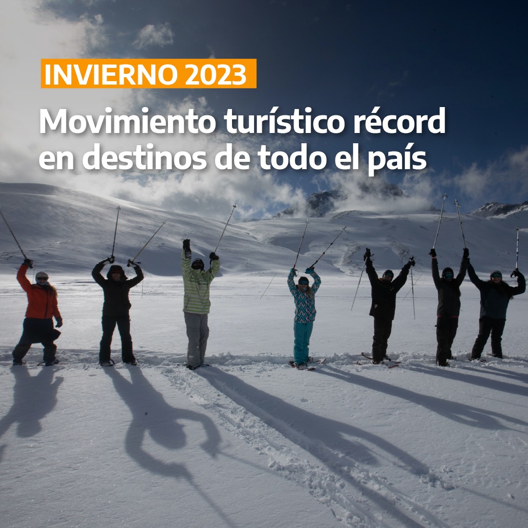 TurDepAR's tweet image. Movimiento turístico récord en destinos de todo el país durante las vacaciones de #Invierno2023. ❄️

🧳 Más de 5,5 millones de turistas.
🛎️🍽️ Impacto económico de $410.633 millones.

👉 bit.ly/Vacaciones-inv…