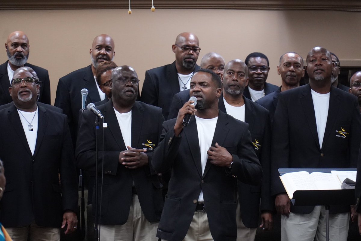 SylvesterTurner's tweet image. 🎼 I’m pressing on the upward way. New heights I’m gaining every day. Still praying as I’m onward bound:  “Lord, plant my feet on higher ground.”

Lord, lift me up and let me stand.
By faith, on heaven’s tableland, a higher plane than I have found. 🎼 

#IamTCWW @TCWWHouston