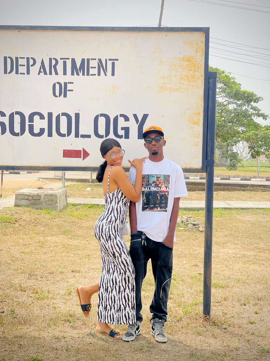 BadboyWitty's tweet photo. @Oluwatomiisinn #oou https://t.co/WH29fDOtd2