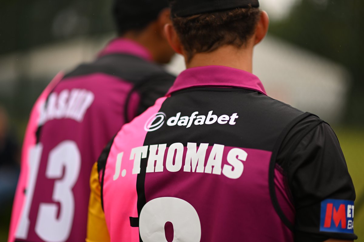 SomersetCCC's tweet image. The new 50 over shirt making its debut today 👍

#WeAreSomerset 
@HigosInsurance @Eurilait 
@VertuMotors @KukriSports @Dafabet