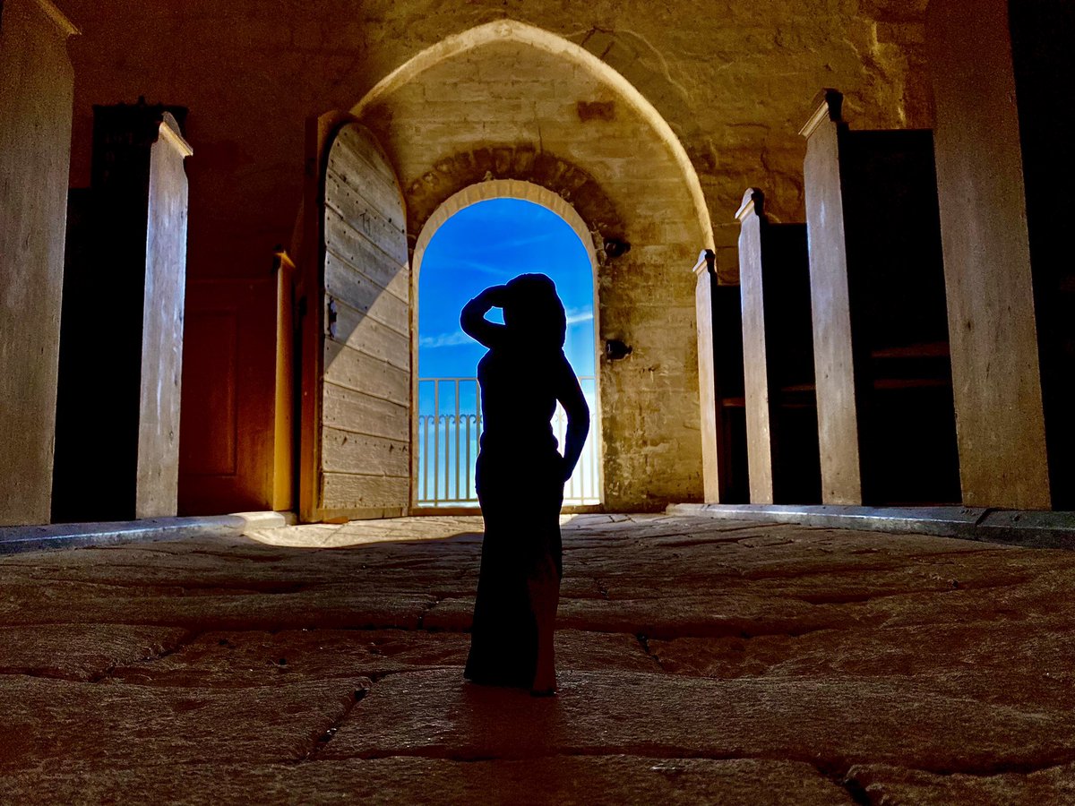 Kleine Figur auf dem Weg durch die große 3D Double Scheherazade on Tour mit dem #womo durch Marokko 
#Marokko #3d #3dart
#womobielreisen
#Kunstfotografie #kunst
#augsburg #künstler #3dfigur #artist #artgalerie #leinwand 
#artproject #artwork #bellydance #Bayern #dance #reisen