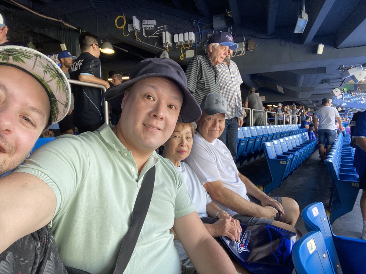Sunday at the ballpark! <a href="/BlueJays/">Toronto Blue Jays</a> #gojaysgo