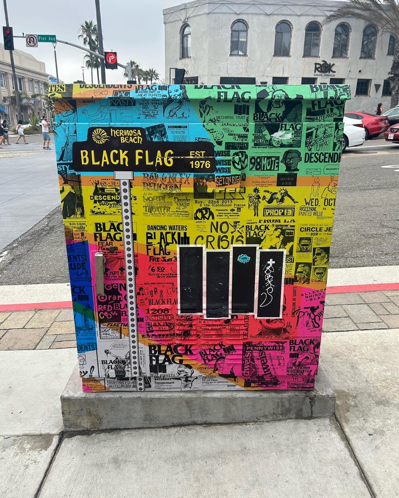ZSKberlin's tweet photo. Hermosa Beach ist die Stadt, in der sich Pennywise, Black Flag, Circle Jerks und The Descendents gegründet haben. Alles Bands, mit denen wir groß geworden sind und die uns sehr geprägt haben. #pennywise #circlejerks #blackflag #decendents #hermosa #zsk https://t.co/F6LFy1ndWx