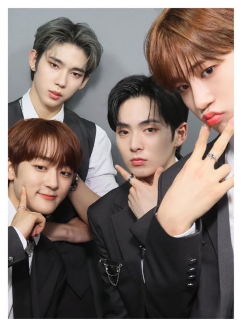 [#카엘]
형팀~
카엘 틀린 그림 찾기~🥰

#루네이트 #LUN8 #Chael #포토이즘
#진수 #타쿠마 #준우 #형팀