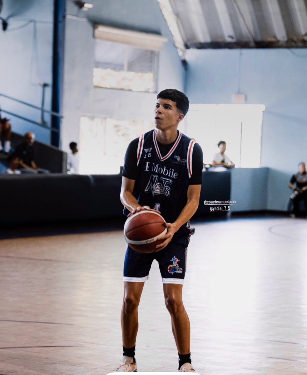 SuperProPR's tweet photo. El #MVP de la categoría Novicios de @fbpur el Vegabajeño Samuel Pino jr. con el uniforme de los @metsbaloncesto Development Program en la Liga Juvenil FBPUR #MetsDevelopmentProgram 💪🏻🏀⛹🏻 #CategoríasMenores #MetsDeGuaynabo #BSN #FarmProject https://t.co/gdQ6ovPikW