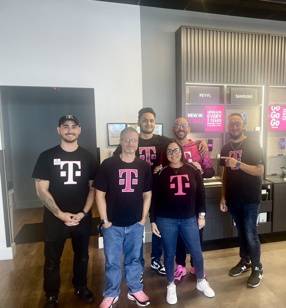 Hosting the Accessory Takeover Huddle here at Big Colonial and learning from the best in the biz! 💥

O East is ready to deliver BIG numbers all while delivering the B.E.S.T in world class customer experience 🏆