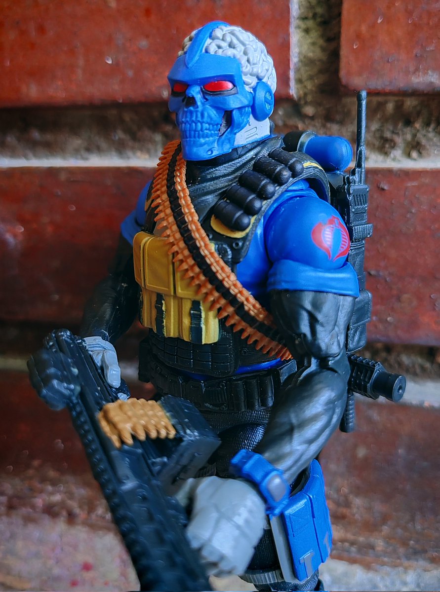 Pixel_2_Pixel's tweet photo. Siempre me gustaron estas unidades de #Cobra: con ese casco podría ser un personaje de #MortalKombat.
#GIJoe #GIJoeClassified #RangeViper https://t.co/jLQRF4tSF2