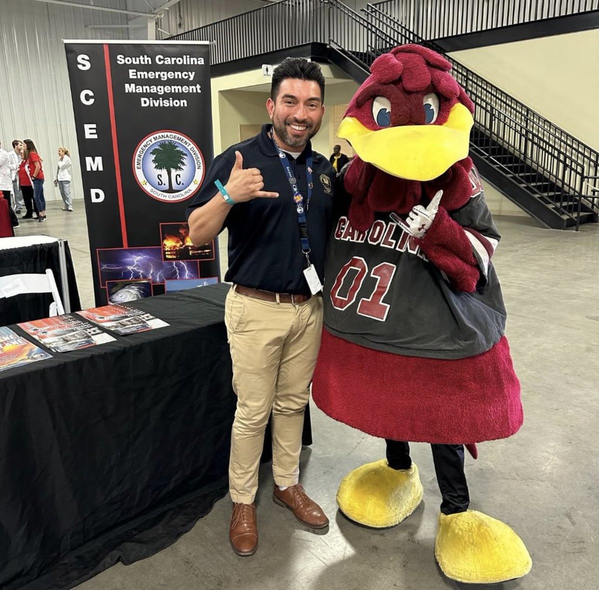 SCEMD's tweet photo. Dare we say it...we get a little Cocky when it comes to sharing our emergency preparedness knowledge.
We want everyone to know what we know. Visit our website to learn more about preparing for disasters: https://t.co/7HmixZYGEL
#KnowAllTheThings #AlwaysBePreppin #footballisnear https://t.co/ehsMGi4fKs
