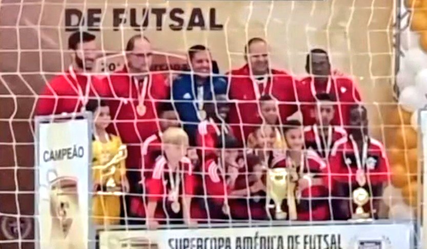 FlaEmTudo's tweet photo. É CAMPEÃOOOO!!! 🔴⚫🏆🏆

Flamengo conquistou ontem a Supercopa América de Futsal nas categorias #sub09 e #sub10.

Final sub-9:
Fla 3 x 2 Athletico-PR

Final sub-10:
Fla 3 x 0 Botafogo

Torneio é um dos mais importantes do continente, em Santa Catarina.

📷 Reprodução/Instagram https://t.co/1JoGIc2sZ3