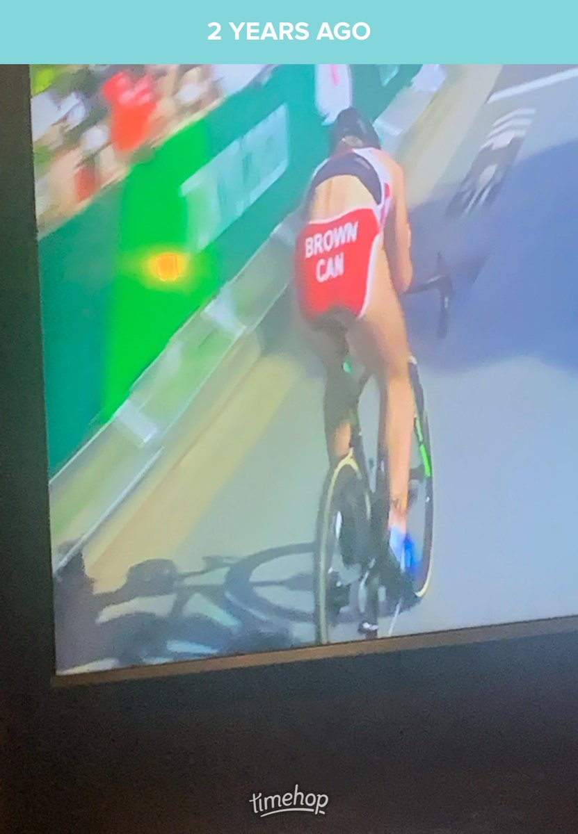 holloway_____'s tweet photo. This is from the last Olympics and I still think this is the funniest thing I have ever seen https://t.co/EEbBEGbLKM