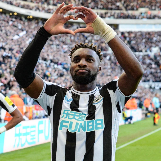 lnstantFoot's tweet photo. 🚨 OFFICIEL !

Allan Saint-Maximin quitte l'Europe et signe à Al-Ahli ! 🇸🇦 https://t.co/5oMpQxXKL0