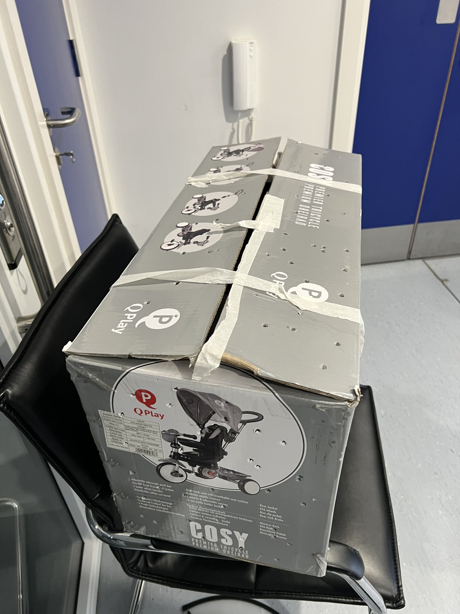Qantas outlet bike box