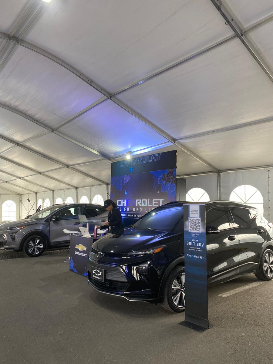 ELTIEMPO's tweet photo. 🚗🍃 Hoy es el último día de la primera feria de movilidad sostenible en Colombia, una iniciativa en la que la electromovilidad es la protagonista. Los invitamos a hacer parte de la Feria Electromotor en el Centro Comercial Fontanar ➡️https://t.co/tjuPB7KHI9 https://t.co/nXr67CHZn1