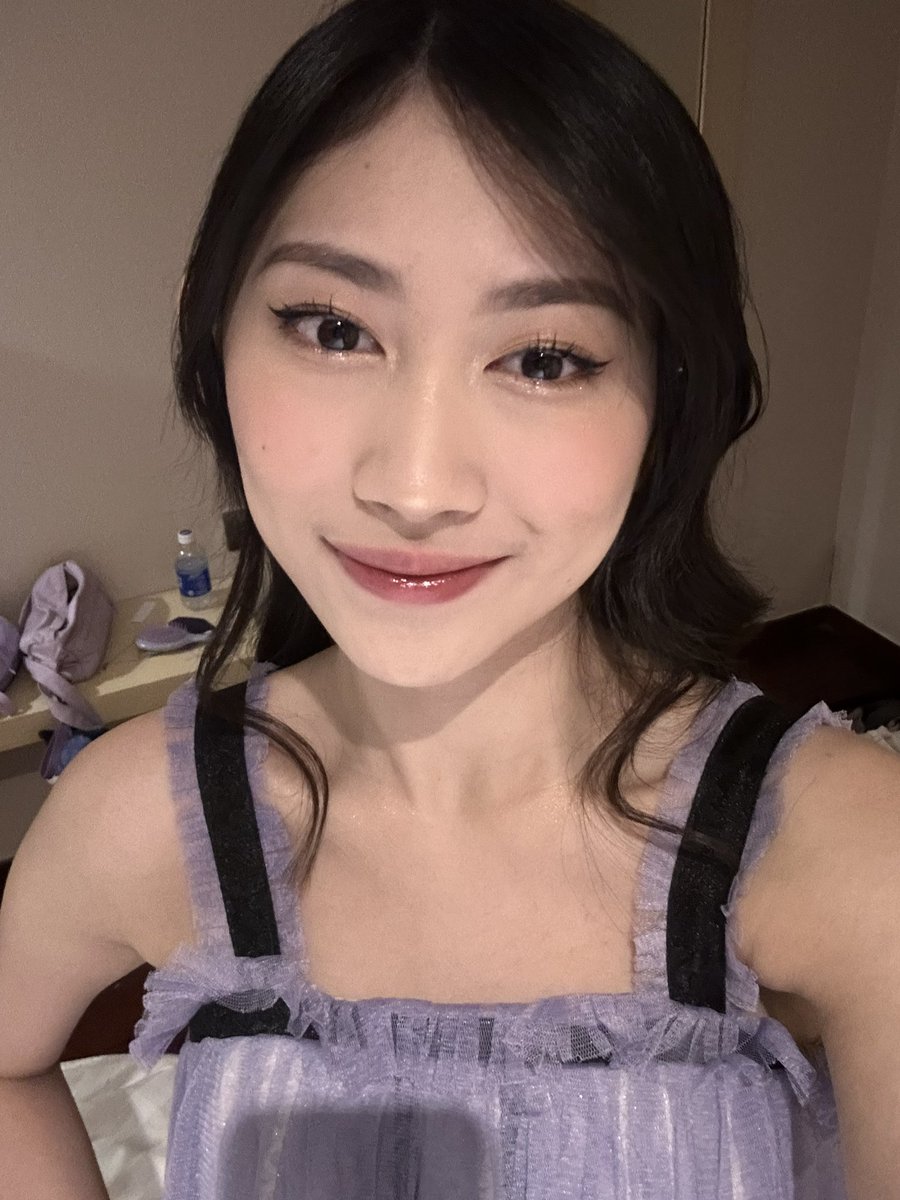 C_JessiJKT48's tweet photo. berapa banyak warna ungu yang bisa kamu temukan https://t.co/F5samiNFeS