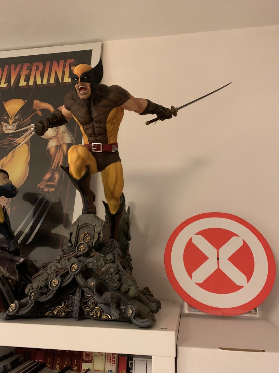 Sunday setup 
Brown Wolverine 
#BoneClaws #Katana #XMStudios