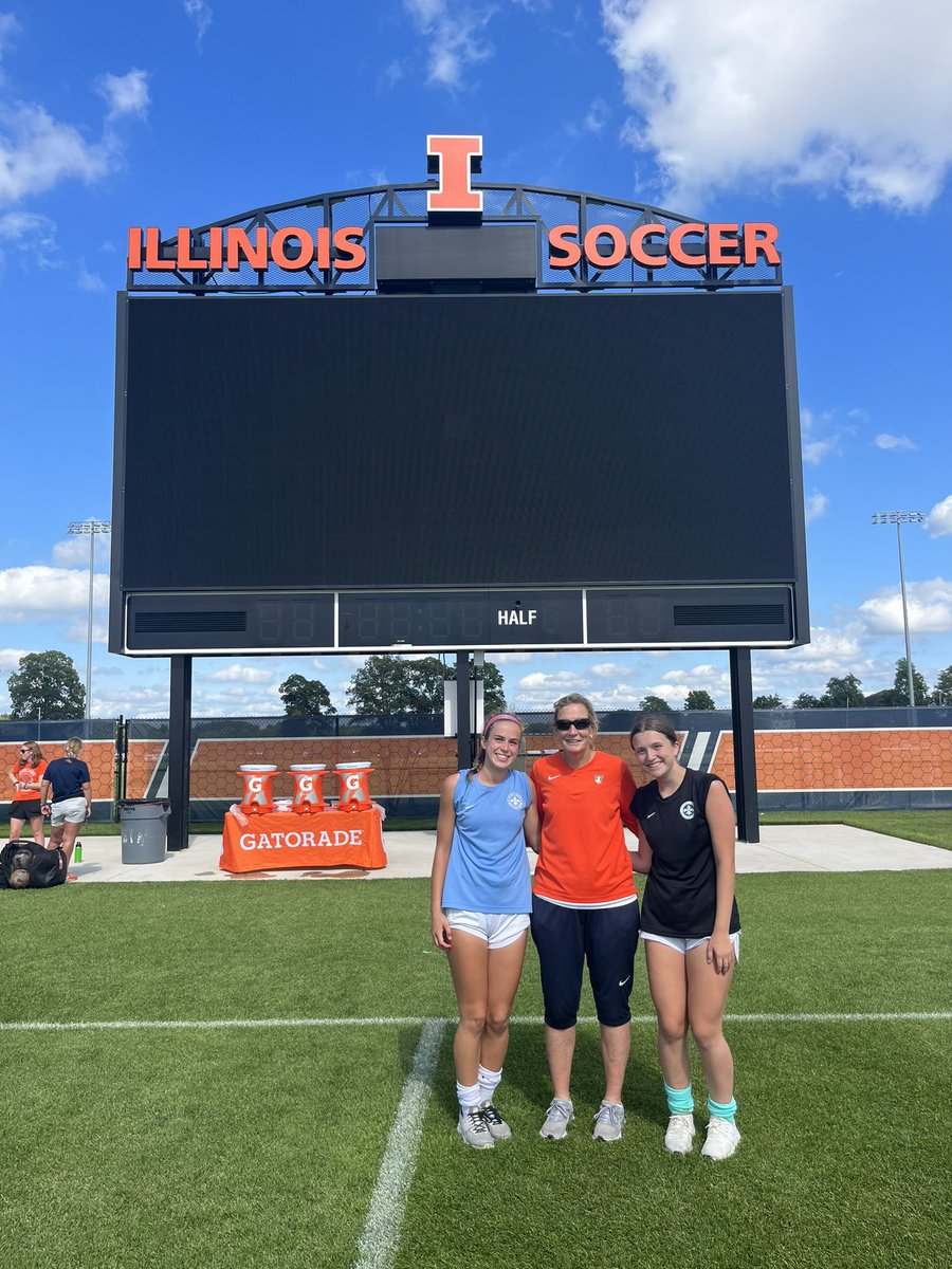 cblomstrom14's tweet photo. I had so much fun at the @IlliniSoccer  camp the last two days!! I loved getting to meet the coaches and players and the facilities were amazing! Thank you coaches @janetrayfield, @IlliniFreeman, and @sjprudhomme18 for such an awesome camp! I hope to be back soon! 🧡💙 #HTTO https://t.co/PbZkrfTY1Z