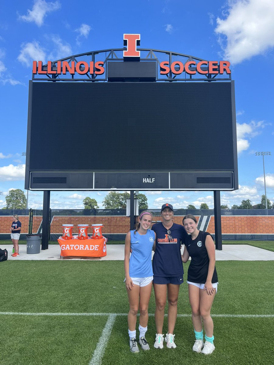 cblomstrom14's tweet photo. I had so much fun at the @IlliniSoccer  camp the last two days!! I loved getting to meet the coaches and players and the facilities were amazing! Thank you coaches @janetrayfield, @IlliniFreeman, and @sjprudhomme18 for such an awesome camp! I hope to be back soon! 🧡💙 #HTTO https://t.co/PbZkrfTY1Z