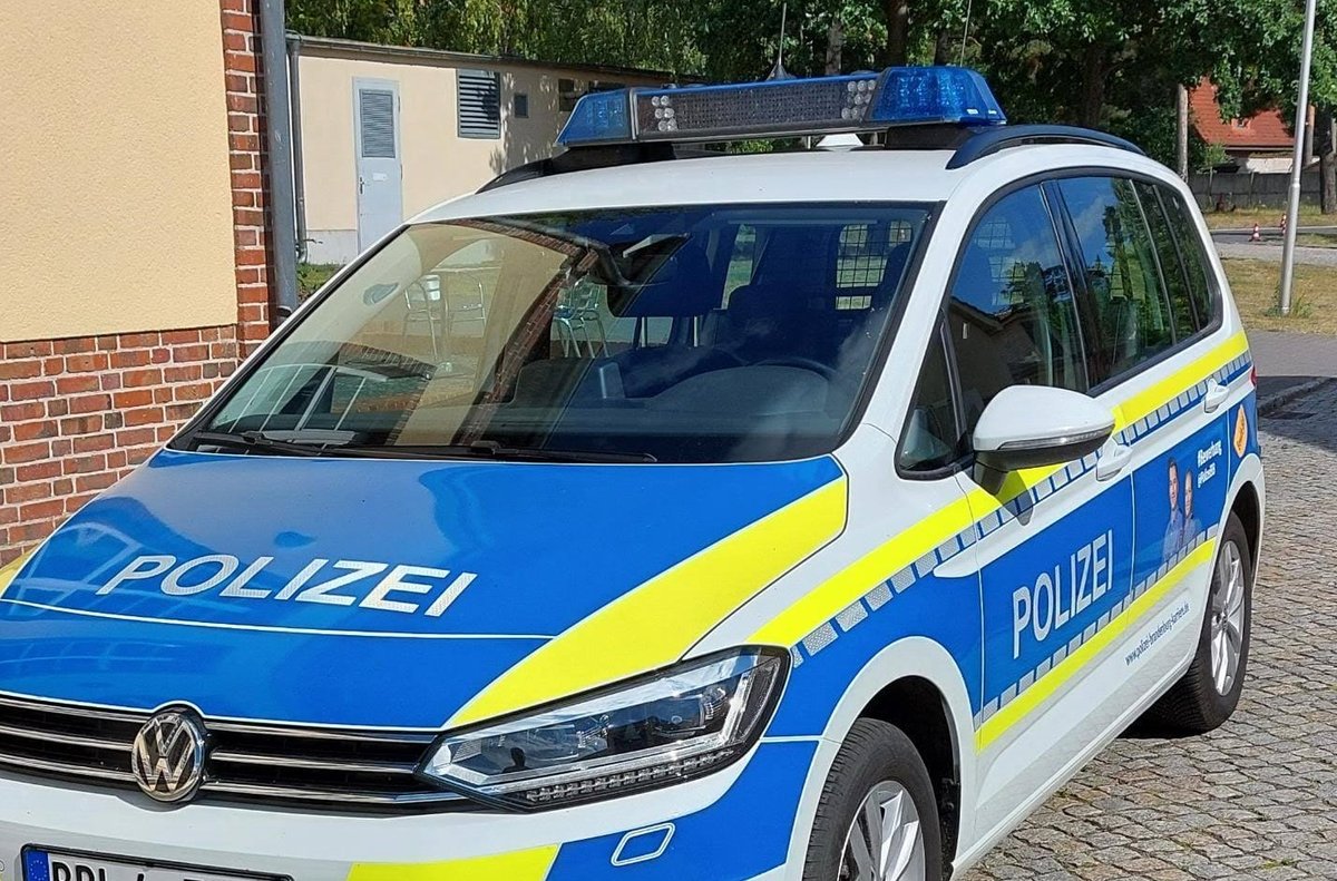 CityReport's tweet image. Betrunken und ohne Führerschein durch die Nacht #Blaulicht #LandkreisPotsdamMittelmark #PolizeiBrandenburg  cityreport.pnr24-online.de/betrunken-und-…
