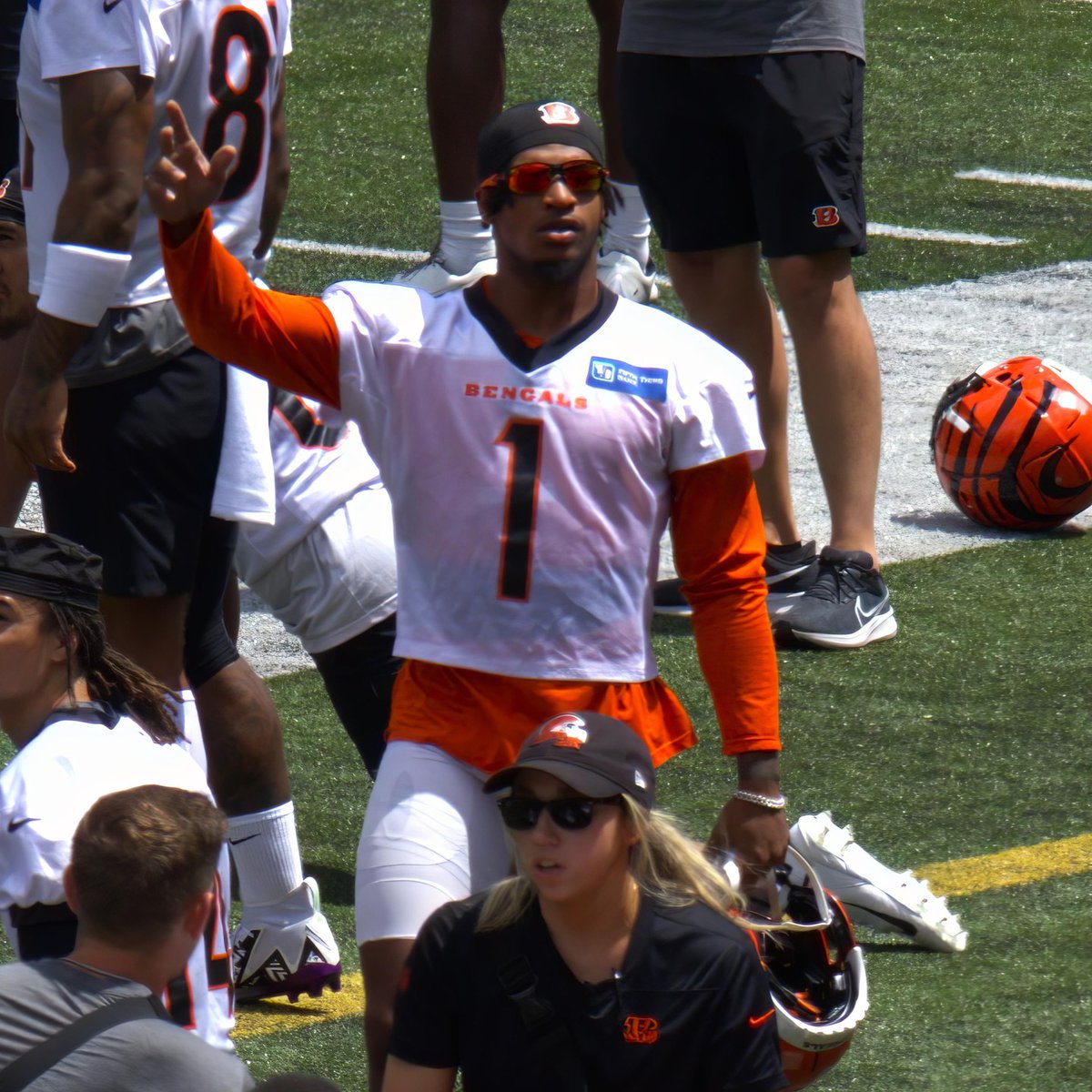 Jennife45487237's tweet photo. 🔥🔥Our CHOSE ONE!! 🔥🔥
@Real10jayy__ @Bengals #Bengals #BengalsCamp #RuleTheJungle #BackTogetherSaturday
WHO DEY! https://t.co/BRYMjr0JZP