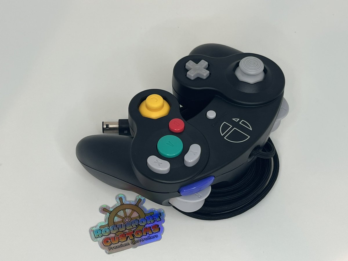 🚨 Giveaway Alert! 🚨 

Here’s a little something for my loyal customers, the real ones. 
Nice standard issue phob 2 in a new smash ultimate shell, oem buttons and sticks, paracorded cable. 

To enter
Like
Retweet
Tag a friend
Follow @RoguePCustoms 

Ends August 14th 5PM EST
