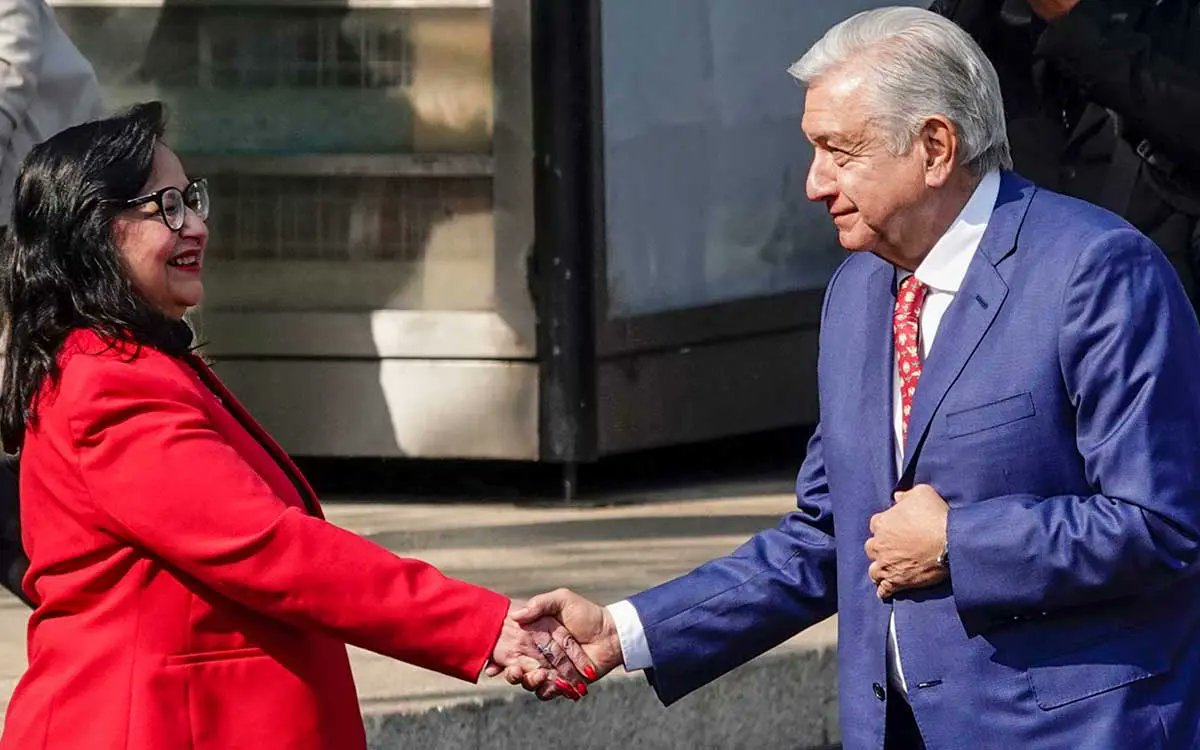 Riodoce_mx's tweet photo. #Nacional | La #BarradeAbogados de #EstadosUnidos (ABA, por sus siglas en inglés) llamó al presidente de #México, Andrés Manuel #LópezObrador, a respetar el Estado de derecho y la independencia judicial en el país.
https://t.co/2vQwgMZN7N https://t.co/YJGtjXn0Ew