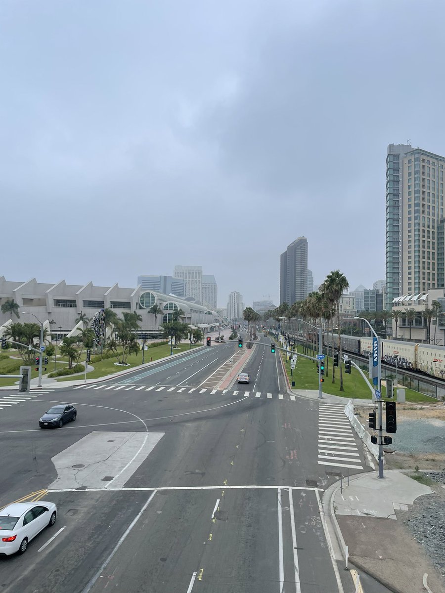 CoachHop's tweet photo. 🌥️🏃🏼♂️ #Sundaymorning #run #AnotherOne #SanDiego #Downtown #Eastvillage #Marina #runner #running #runsd #runthistown https://t.co/V5utUuEY8v