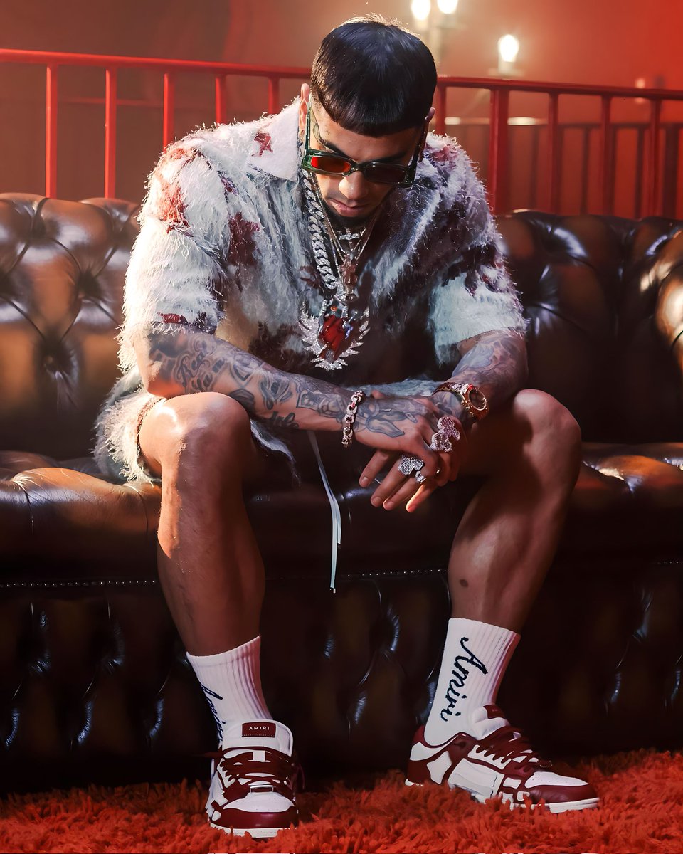 "Yo soy el rey de Miami, pensando en un toto y un grammy" 👑🐐