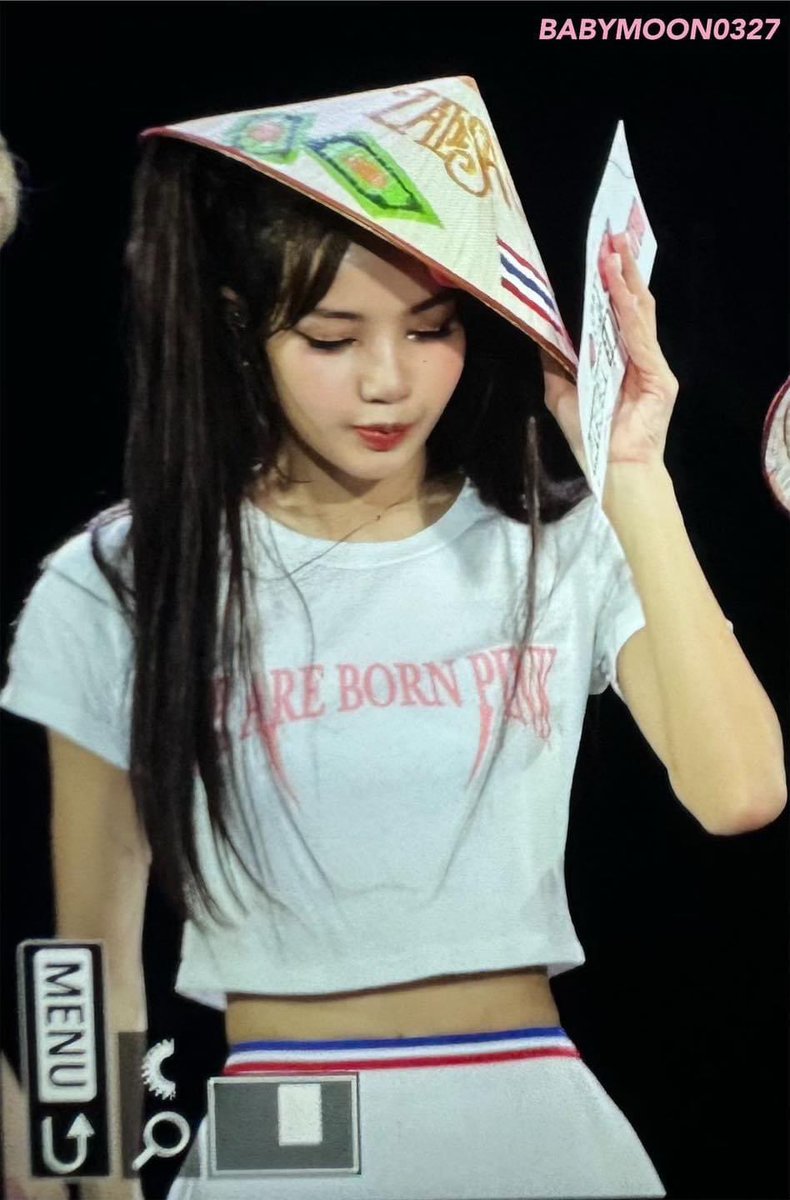 Gaby7Yen's tweet photo. BORN PINK IN HANOI 🇻🇳

#BLACKPINK #블랙핑크 #JISOO #지수 #JENNIE #제니 #ROSÉ #로제 #LISA #리사 #BORNPINKinHANOI #VietnamWelcomesJENNIE #VIETNAM https://t.co/C4tgqJp9MO