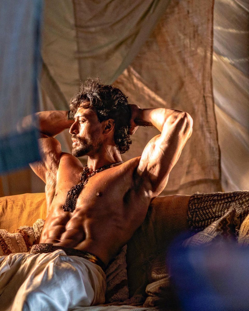 talkingbling's tweet photo. OMG!! We are totally thrilled by these amazing clicks of #TigerShroff which are all a head turner 🫣❤️
.
.
Ain't they?
.
.
#Tiger #Shroff #actor #bollywood #newpost #action #bollywood #talkingbling https://t.co/77gVN1xC4P