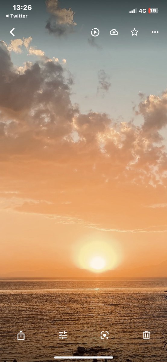 Van’da Güneşin Batışı 
Hayırlı Huzurlu Vakitler.