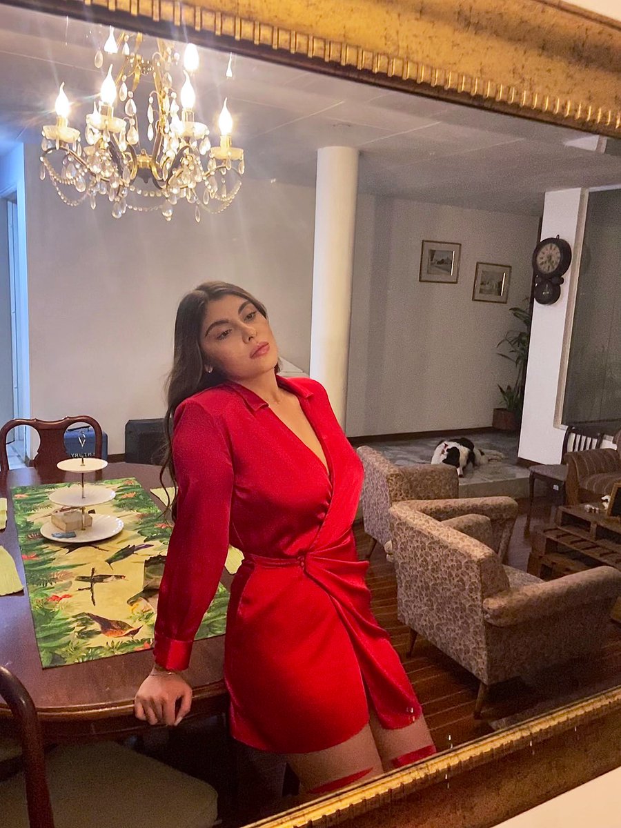 msofia23_'s tweet photo. El rojo siempre va a ser la mejor opción 🇲🇨 xd https://t.co/f3Vbo6cyRF