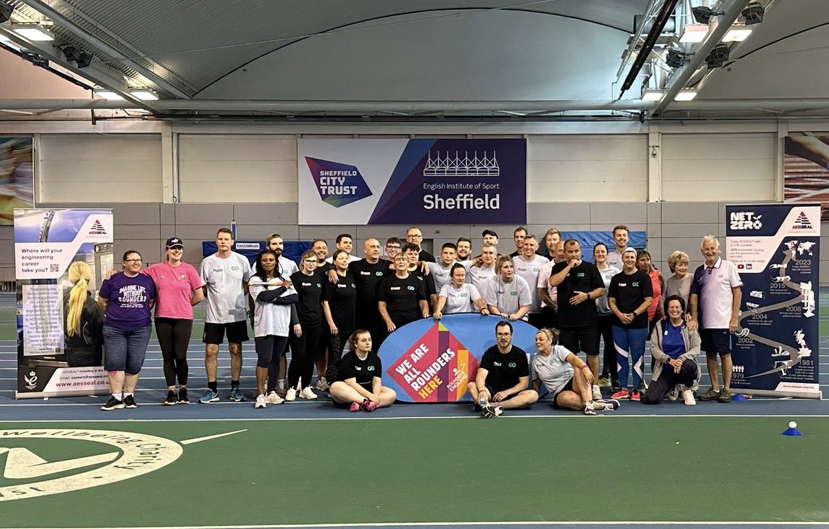 GlenOxley6424's tweet photo. ⏰ 24 hours 34 minutes ⏰

That’s how long we played rounders this weekend to raise money for @Ashgate_Hospice in memory of Glen Oxley, which will hopefully set a new Guinness World Record 🙏🌍

Thanks to a special bunch of people ❤️

DONATE ➡️ https://t.co/ps0iQqK7a6 https://t.co/uHqYS7ChaI