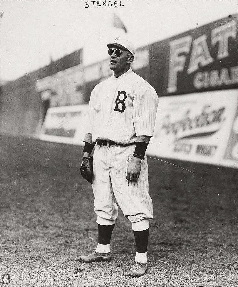 'The Old Perfessor' Casey Stengel in the Brooklyn Robins outfield - 1915

#HBD #CaseyStengel