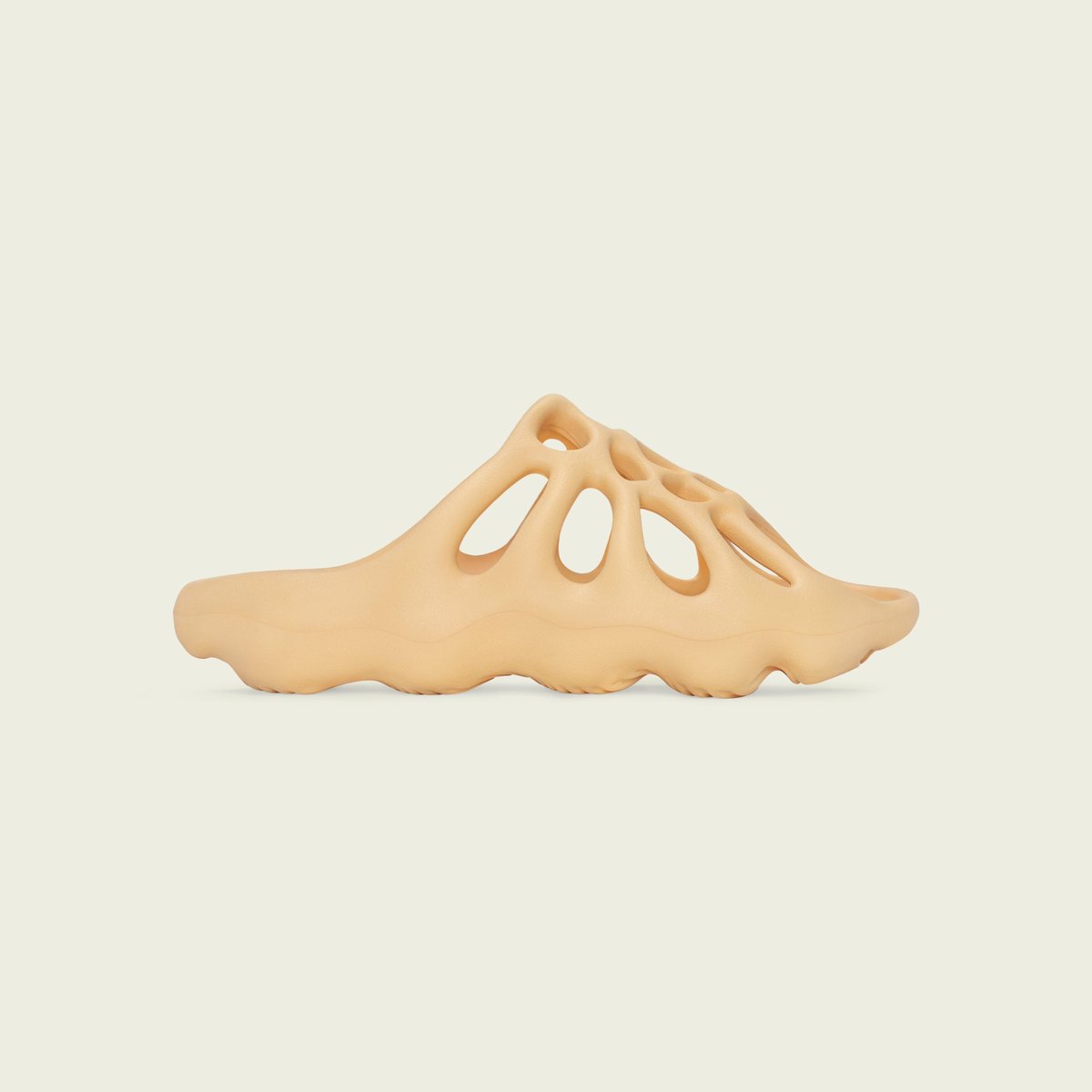 Yeezyinfluence_'s tweet photo. Official Image 
YZY CREAM 450 SLIDE
RETAIL $110

https://t.co/muwrzYROvY https://t.co/3NTC4GDthv