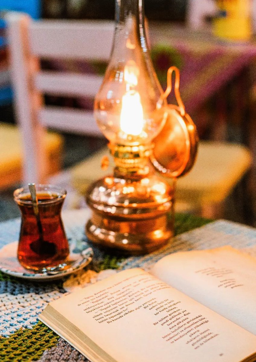SessizadamEmir's tweet photo. Şöyle keyfe keyif katar gibi,
Lezzete lezzet katar gibi,
Eksik bıraktıklarını tamamlar gibi,
Tadına var akşamının. ☕️🥀

Can YÜCEL https://t.co/ujYXX9GbwP