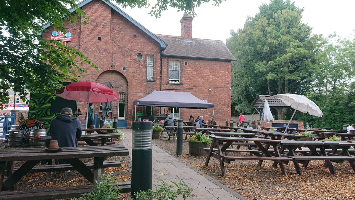 Sunday afternoon in the excellent <a href="/foxpubyork/">The Fox</a> with <a href="/RatBrewery/">Rat Brewery</a> King Rat and <a href="/ossettbrewery/">Ossett Brewery</a> White Rat 😀 what's not to like 😀🍺🍺