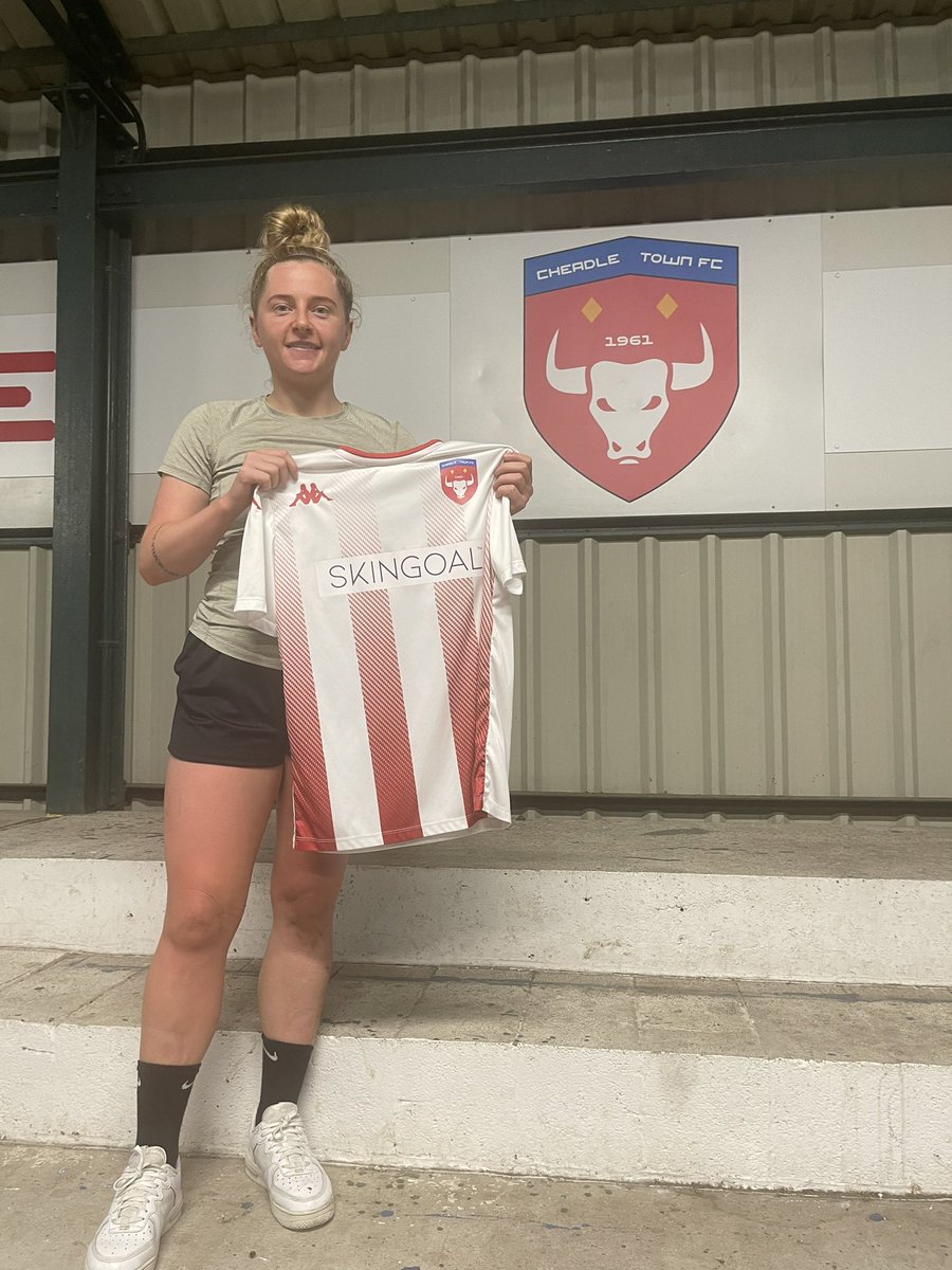 CheadleStingers's tweet photo. Todays Player of the match for her determination,work rate and control of the match was Ceri Ogden, well done Ceri 👏👏

#wearecheadle🟥⬜️ https://t.co/Pyz9JdmZbZ