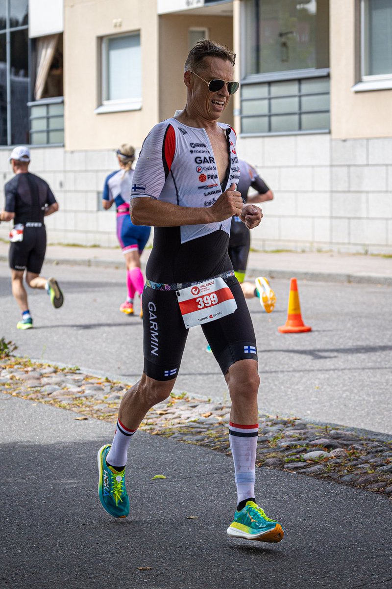 This is what Age Group triathlon is all about. My friend Esa beat me in the "half distance" Finnish Champs today with with a fantastic 4.19. I got bronze with 4.24. Mika silver with 4.21. All tired smiles.