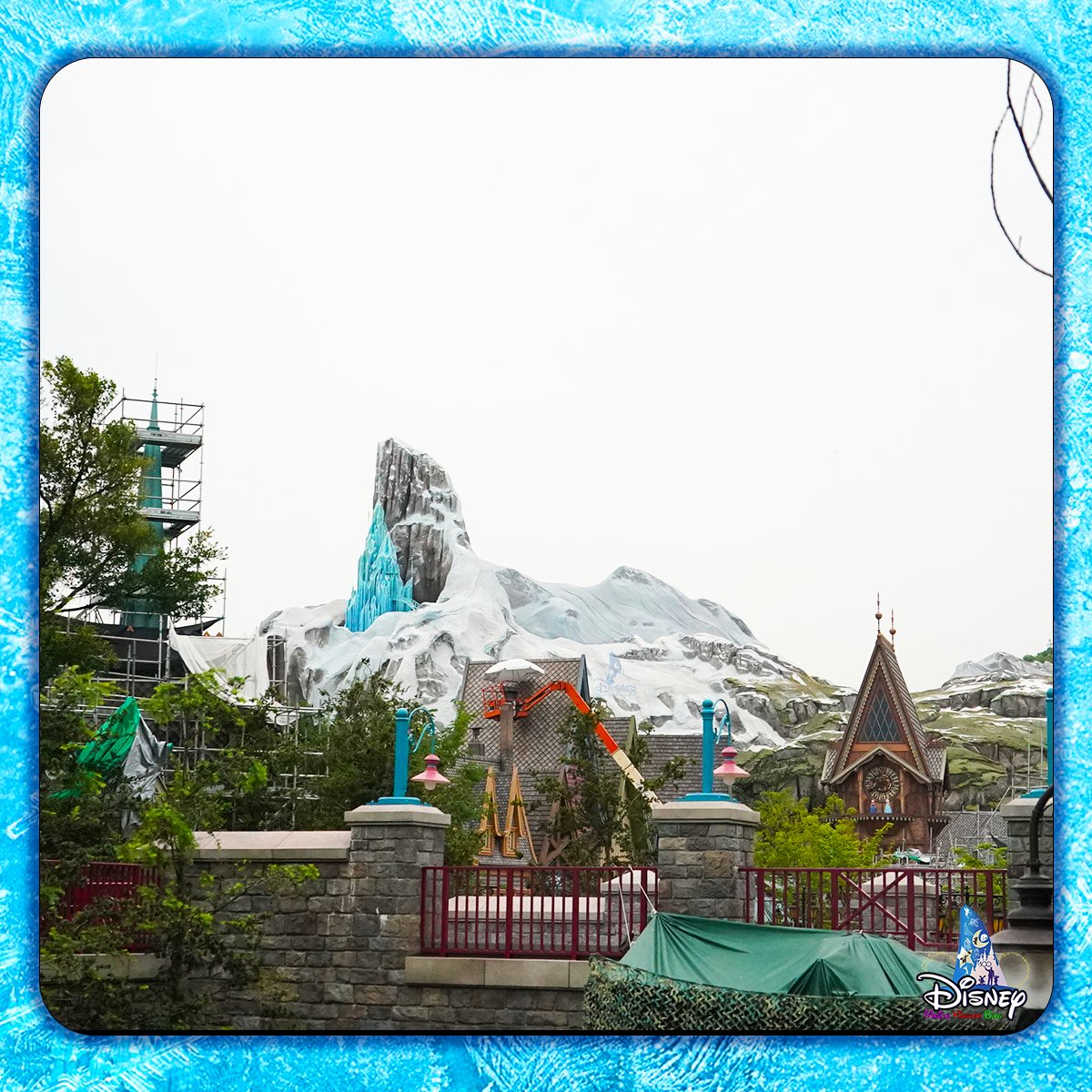 DMK_Blog's tweet photo. ✨❄️Construction Updates (Late-July, 2023): “#WorldofFrozen” @ #HongKongDisneyland - Part2️⃣

#Disney #DisneyParks #HKDL #HKDisneyland #香港迪士尼樂園 #Frozen #DisnyFrozen #魔雪奇緣世界 #WorldofFrozen #ArendelleWorldofFrozen #香港ディズニーランド #アナと雪の女王 #FirstLookFromHKDL https://t.co/roJyPL471k