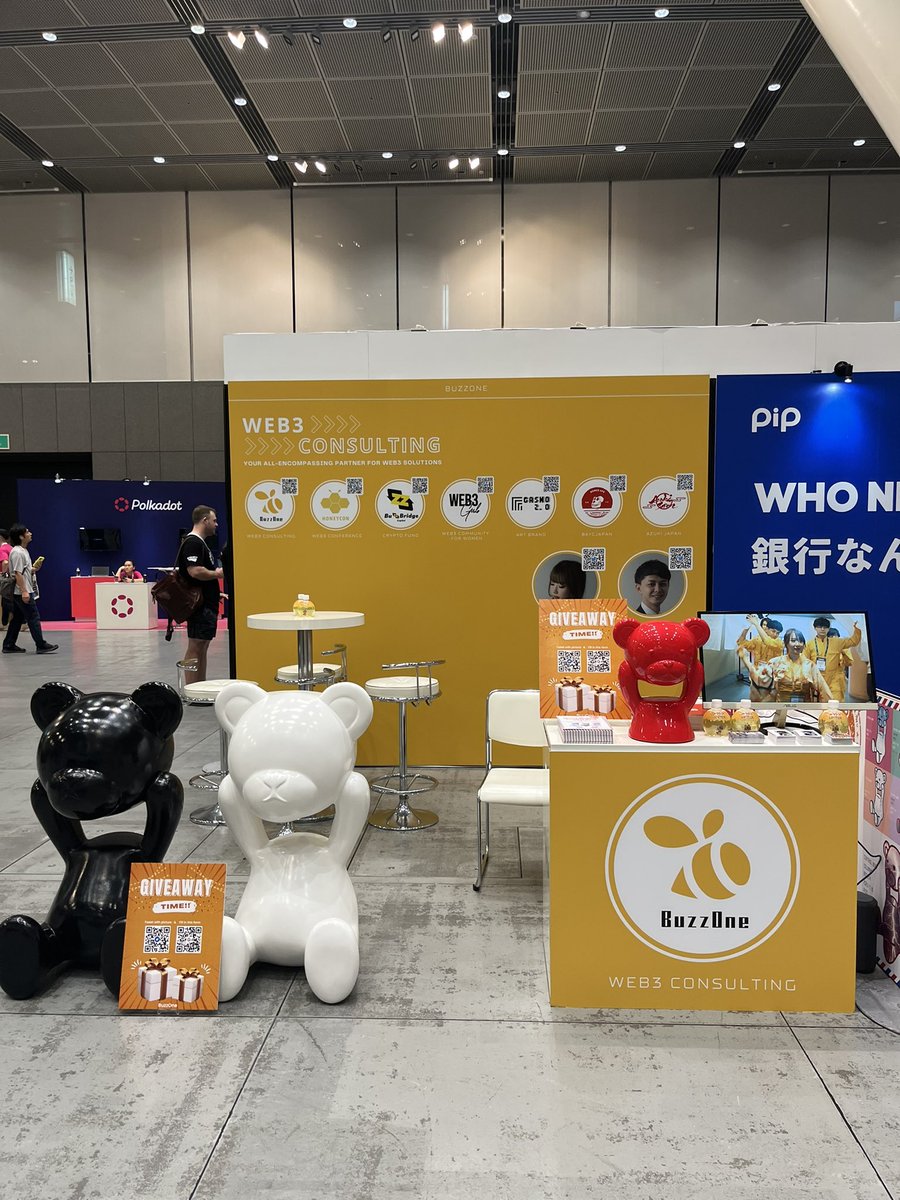 web3_honey's tweet photo. #WebX Week ends🎉
We hosted the YUGA community event on 24th, the Bluechip holders event on 25th, and the official WEBX after-party on 26th. 
At WebX, I spoke "What's wrong with web3 in Japan", including a discussion of legal regulations, and we had a booth with @graniph_nft 🧸 https://t.co/TJfXUBY7mX