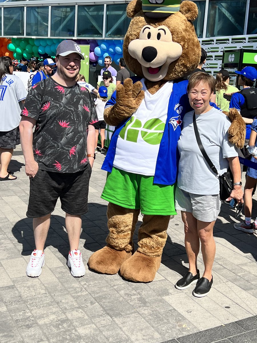 Hanging with Go Bear <a href="/BlueJays/">Toronto Blue Jays</a> game! #gojaysgo <a href="/Metrolinx/">Metrolinx</a> <a href="/GOtransit/">GO Transit</a> #NextLevel
