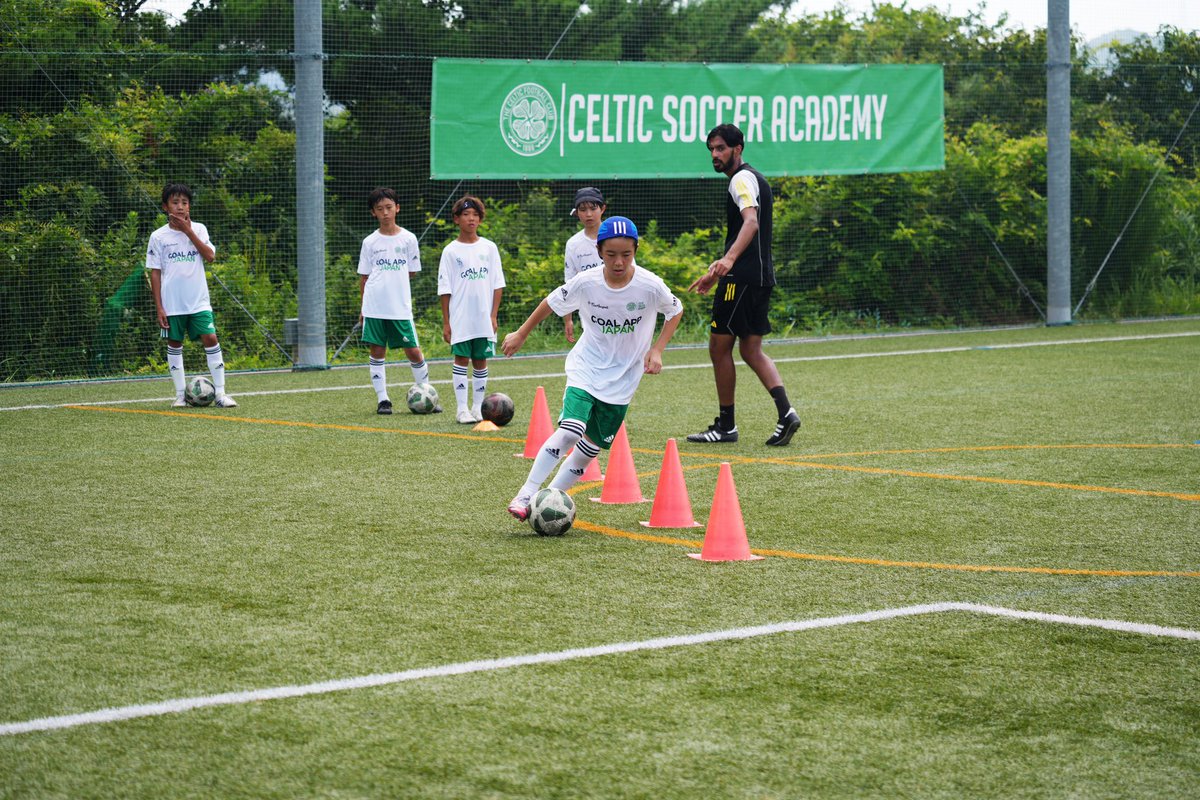 CelticSocAcad's tweet photo. 🍀🇯🇵 Hello Kobe……👋🏻

Great first day at camp, players working hard &amp; playing with a smile on their face 😀

Looking forward to the next two days teaching them all how to play the ‘Celtic Way’ 

#CelticFC #GoalAppJapan https://t.co/zfJVg7CgQ4